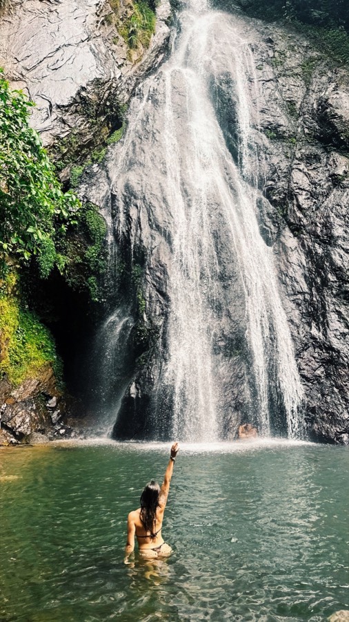 Cachoeira onde o grupo parou pra nadar durante o loop